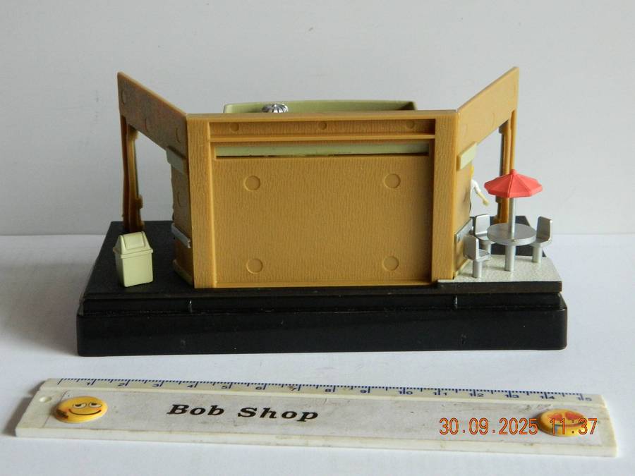 MOTOR MAX   -   MEL'S DINER -   MODEL T FORD AND FIGURES