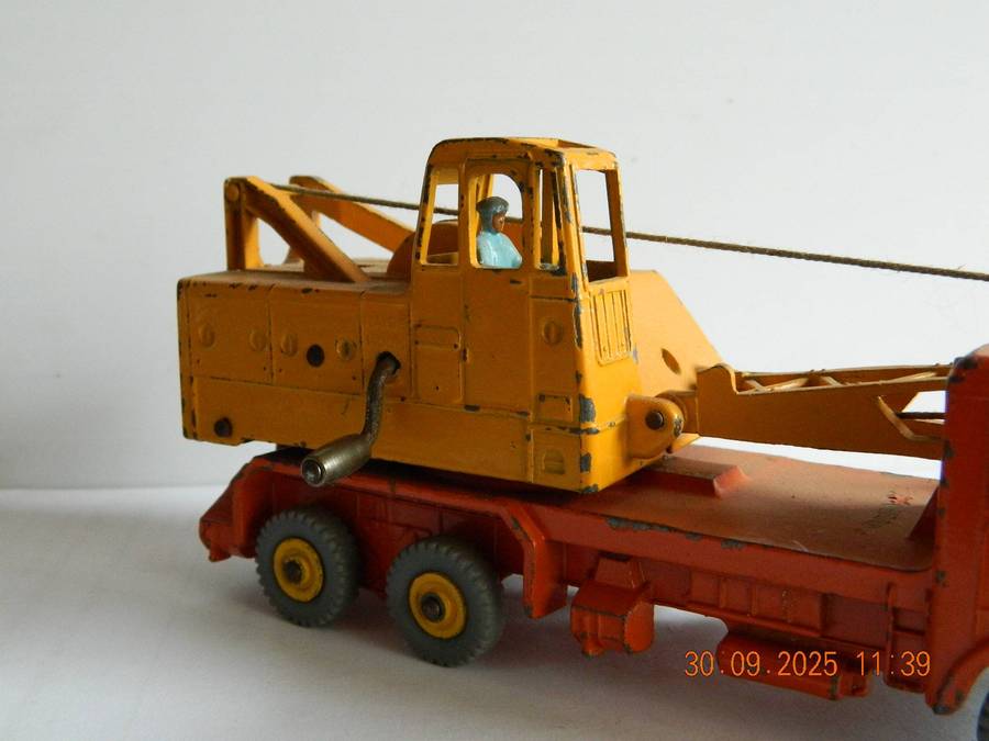 DINKY SUPERTOYS  -  972  -  20 TON LORRY-MOUNTED CRANE