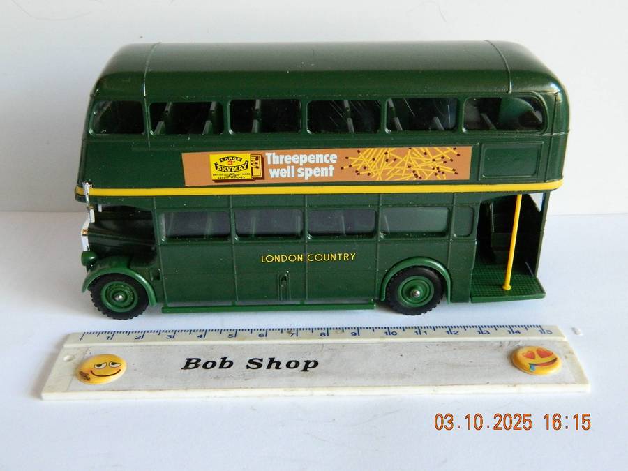 SOLIDO  TOYS  -  4402   -   LONDON BUS  -  'GREENLINE'  DOUBLE DEKKER