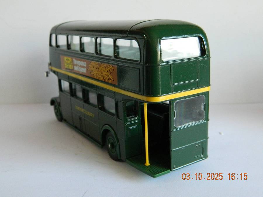 SOLIDO  TOYS  -  4402   -   LONDON BUS  -  'GREENLINE'  DOUBLE DEKKER