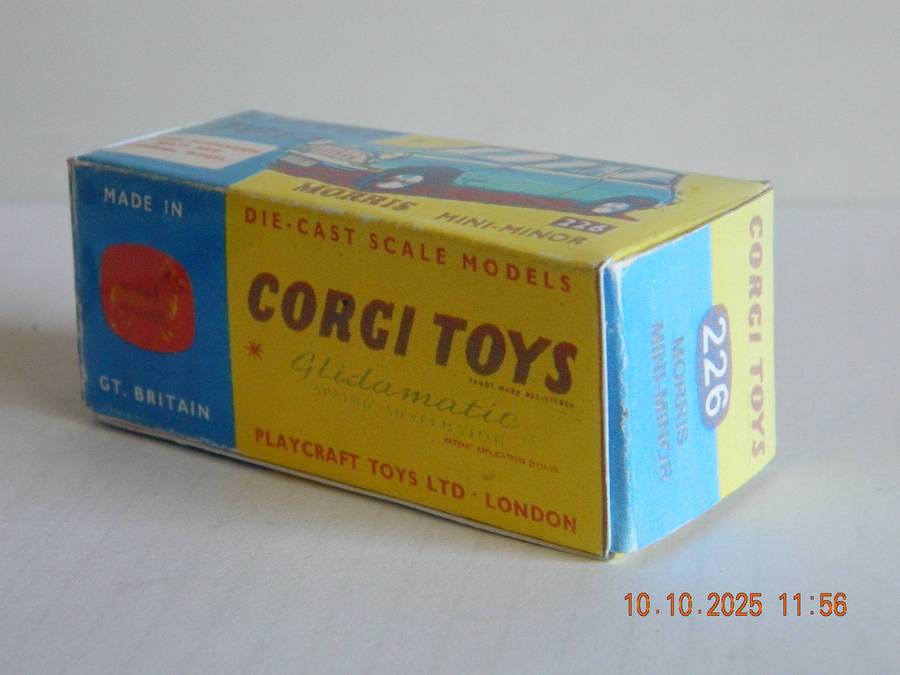 CORGI TOYS  -  226  -  MORRIS MINI MINOR