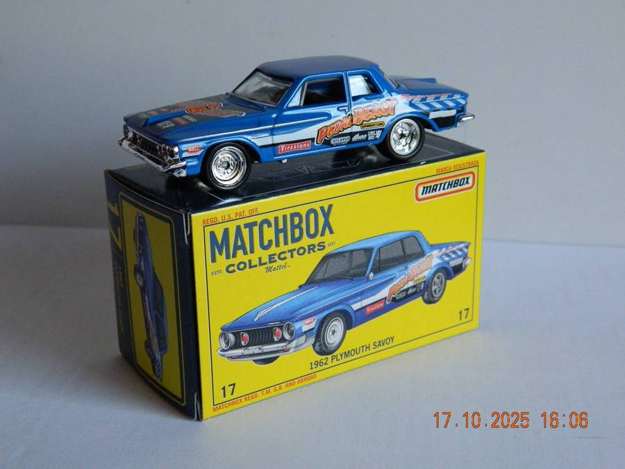 MATCHBOX COLLECTORS  -  17 -  1962  -  PLYMOUTH SAVOY