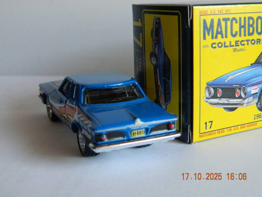 MATCHBOX COLLECTORS  -  17 -  1962  -  PLYMOUTH SAVOY