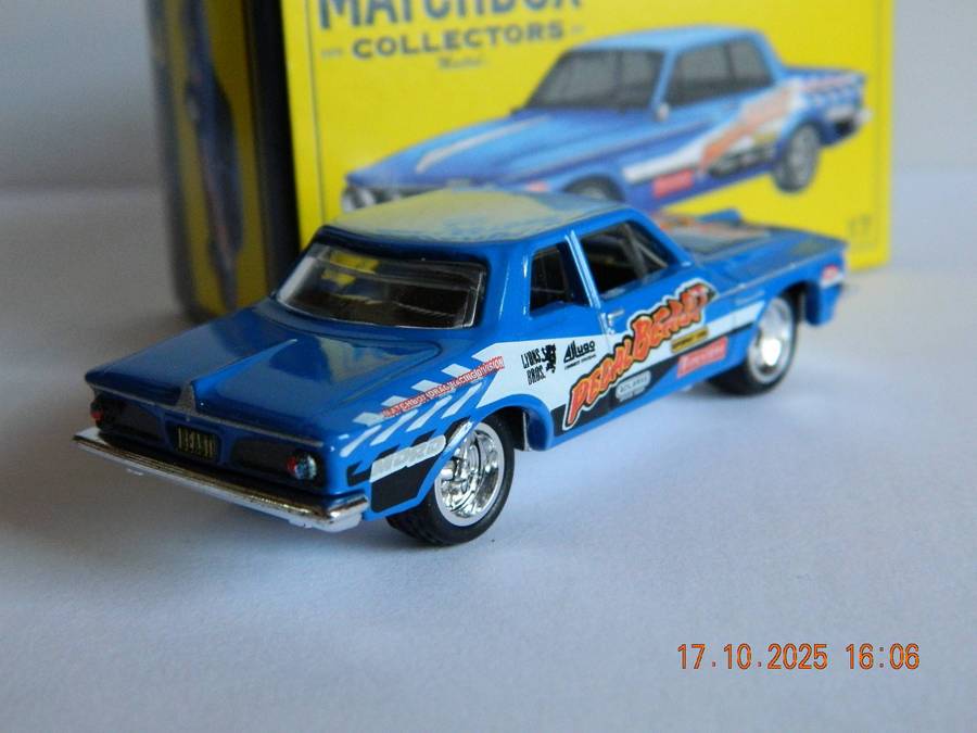 MATCHBOX COLLECTORS  -  17 -  1962  -  PLYMOUTH SAVOY