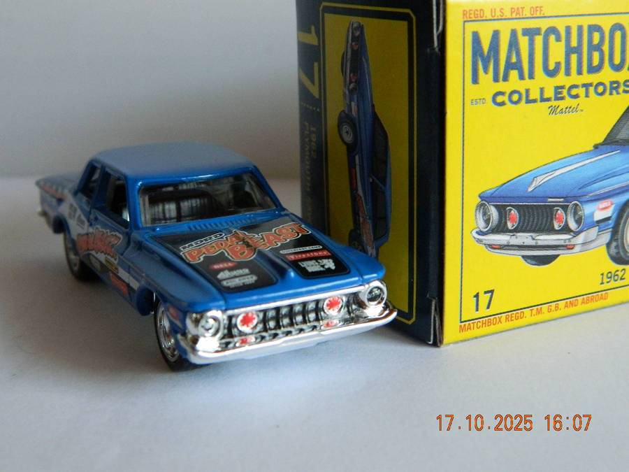 MATCHBOX COLLECTORS  -  17 -  1962  -  PLYMOUTH SAVOY
