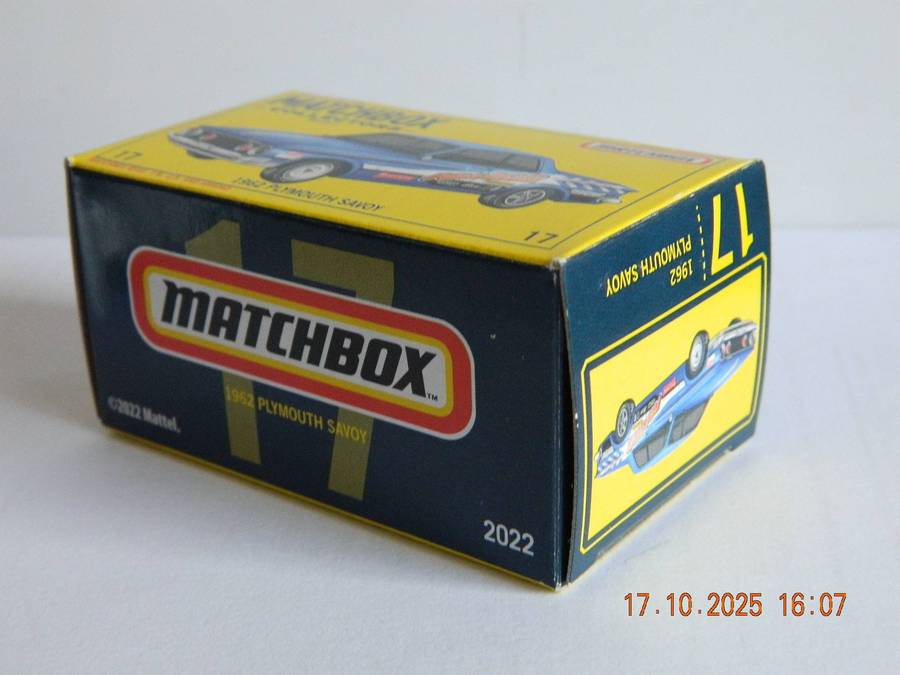 MATCHBOX COLLECTORS  -  17 -  1962  -  PLYMOUTH SAVOY