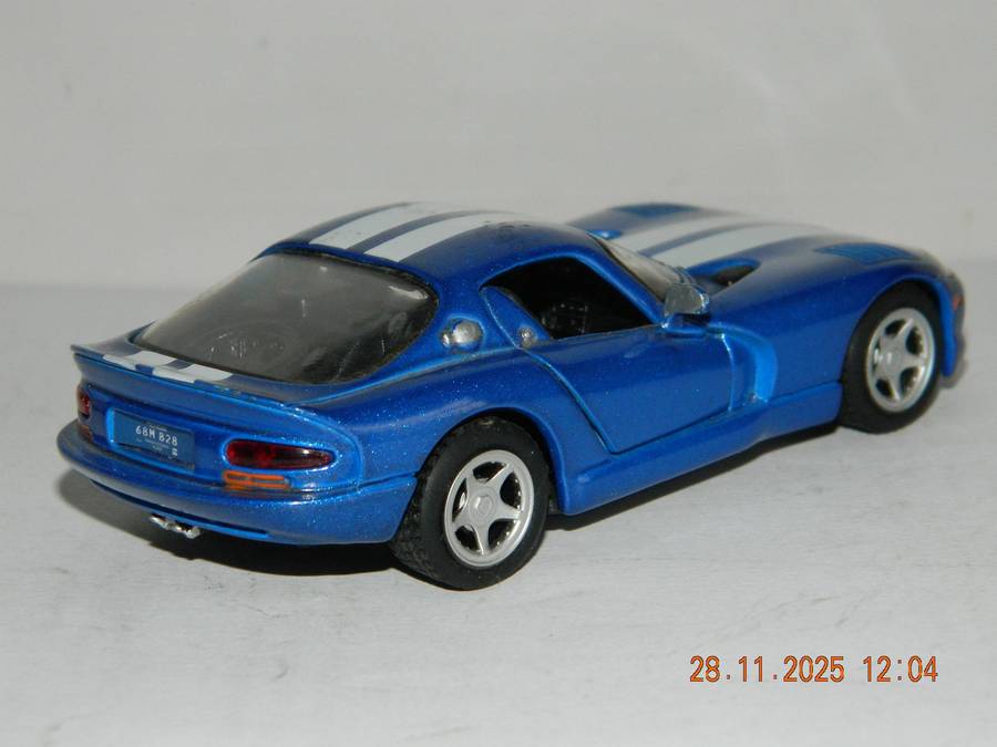MAISTO  -  -  DODGE VIPER GTS