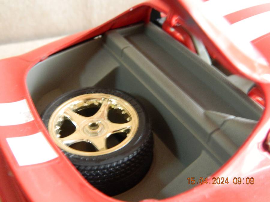 BBURAGO  -  DODGE VIPER GTS COUPE -    1/18 SCALE