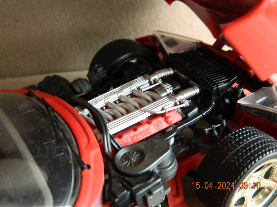 BBURAGO  -  DODGE VIPER GTS COUPE -    1/18 SCALE