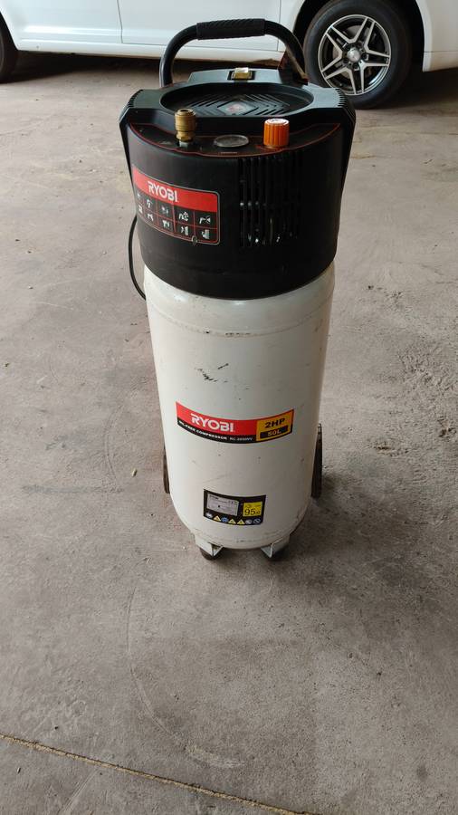 Ryobi RC2050 50l air compressor