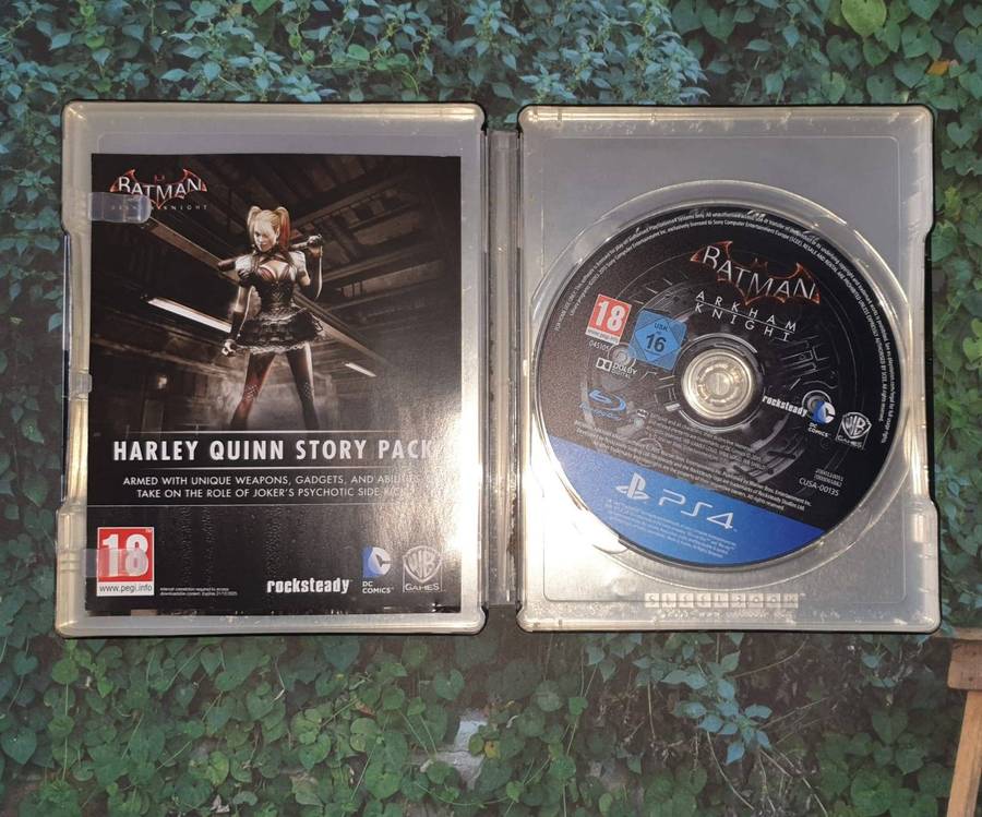 Batman Arkham Knight PS4 Game and Limited Edition Comic Book