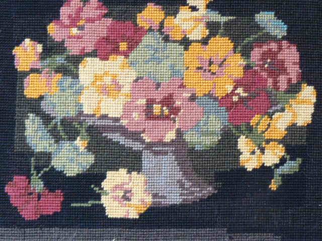 VINTAGE FRAMED IN WOOD TAPESTRIES PICTURE