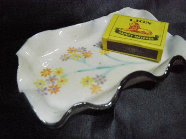 SMALL POTTERY PIN DISH