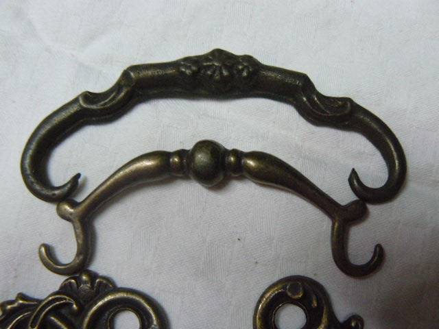 VARIOUS VINTAGE BRASS DOOR DRAW  HANDLES