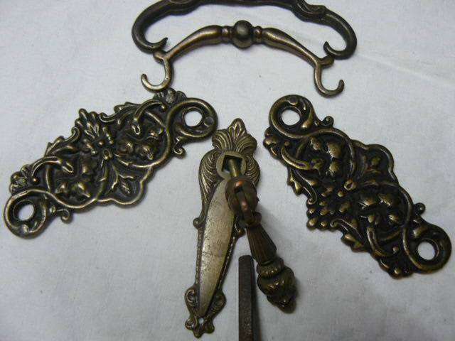 VARIOUS VINTAGE BRASS DOOR DRAW  HANDLES