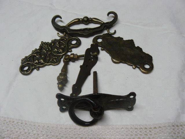 VARIOUS VINTAGE BRASS DOOR DRAW  HANDLES