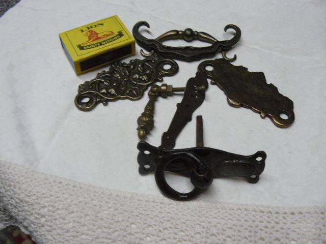 VARIOUS VINTAGE BRASS DOOR DRAW  HANDLES
