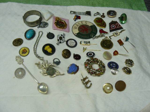 VINTAGE BITS AND PIECESOFALL SORTS