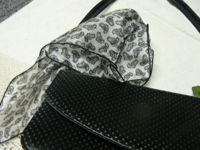 LADIES LITTLE HAND BAG 100 % PURE HANKIE INCLUDED