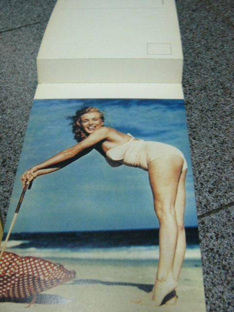 MARILYN MONROE... a post card book 30 PST CARDS IN BOOK FORM 21 CM X 14 CM