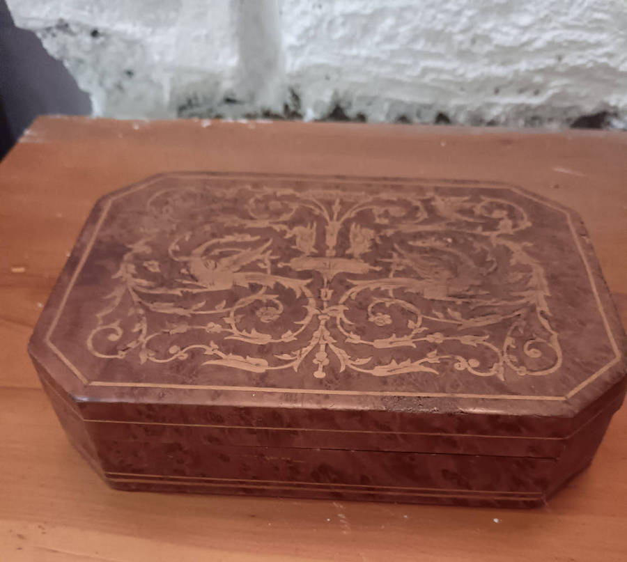 Vintage Sorento Italy Marquetry  Box