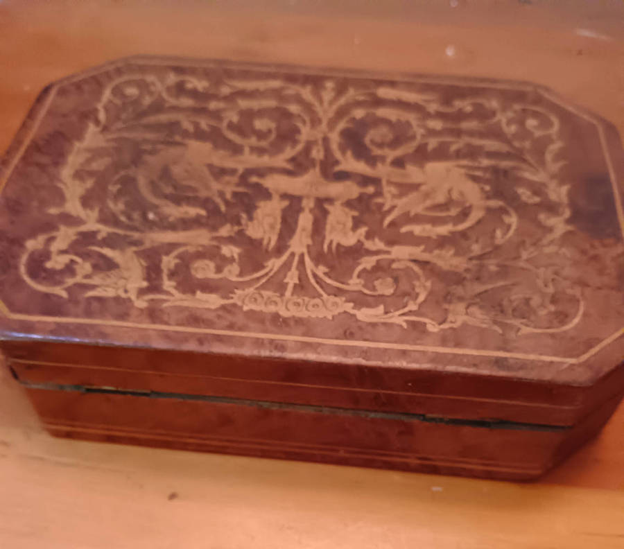 Vintage Sorento Italy Marquetry  Box