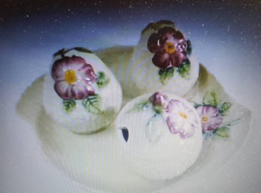 CARLTON WARE SET