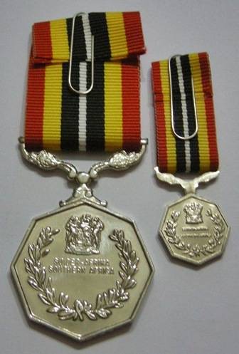 Full Size Southern Africa Medal Double Face Susp Tall Grass Poor Detail Number on Rim w/ Miniature