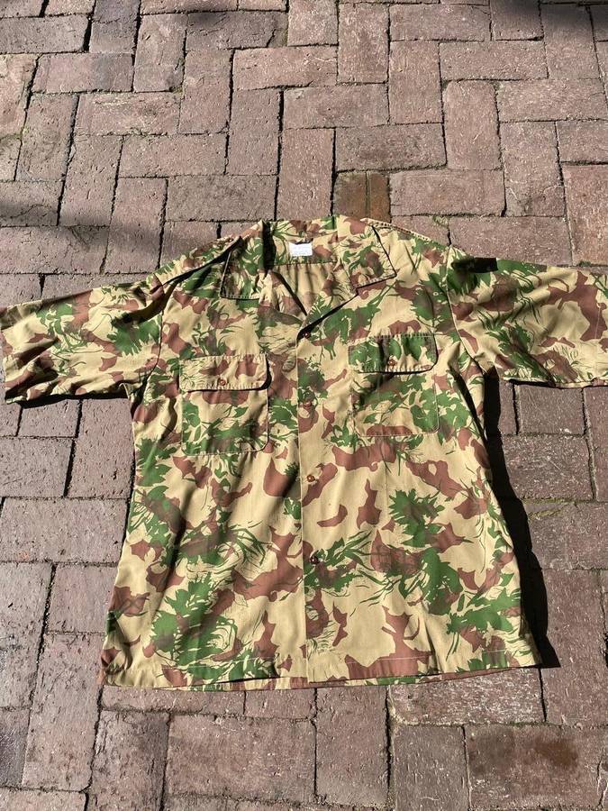 Koevoet : Jacket and 2 shirts