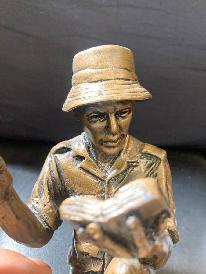 Bush War : Rare SADF soldier with Bible : Soldaat vir Christus ( 21 cm )