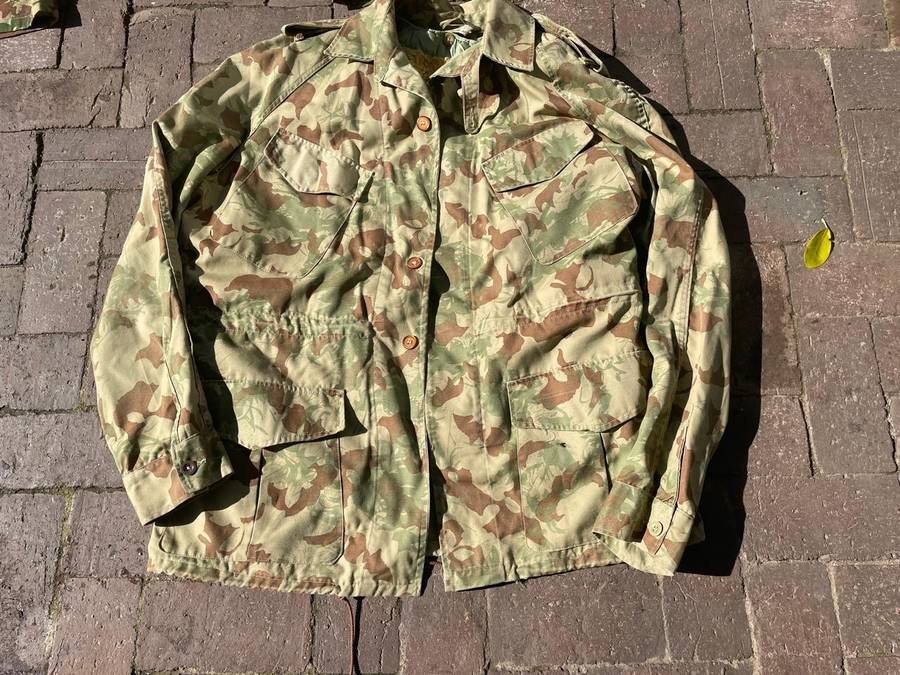 Koevoet : Jacket and 2 shirts