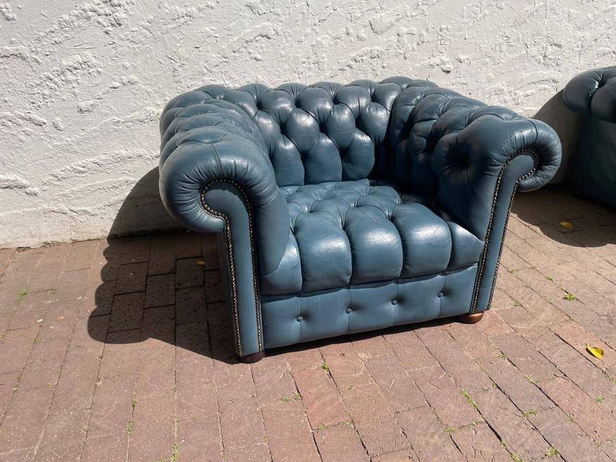 Chesterfield Leather Couch ( 186 x 86 x 67 cm ) and Chair ( 117 x 86 x 67cm )