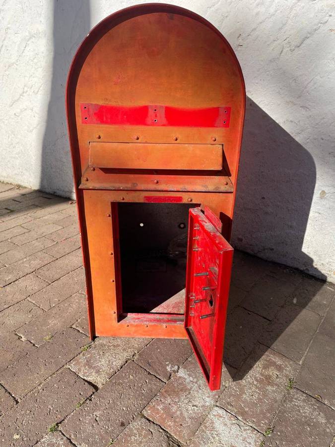 Vintage SA Postbox