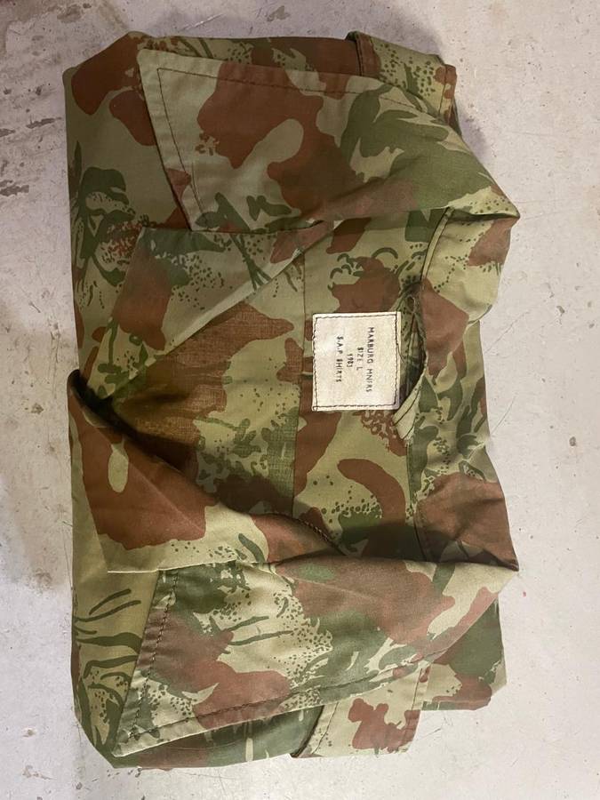 Koevoet : Jacket and 2 shirts