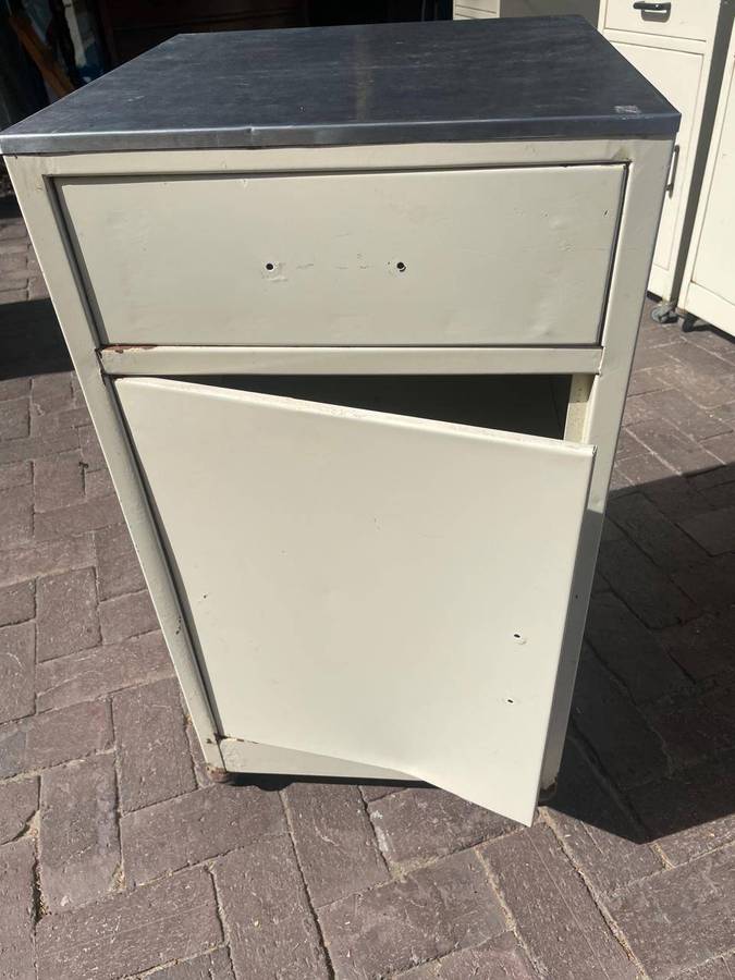 Collection of 6 Hospital Bed Cabinets ) 82 x 43 x 43 cm