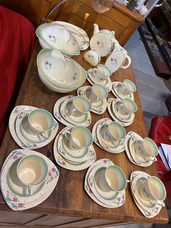 Clarice Cliff 45 pc Teaset in good condition