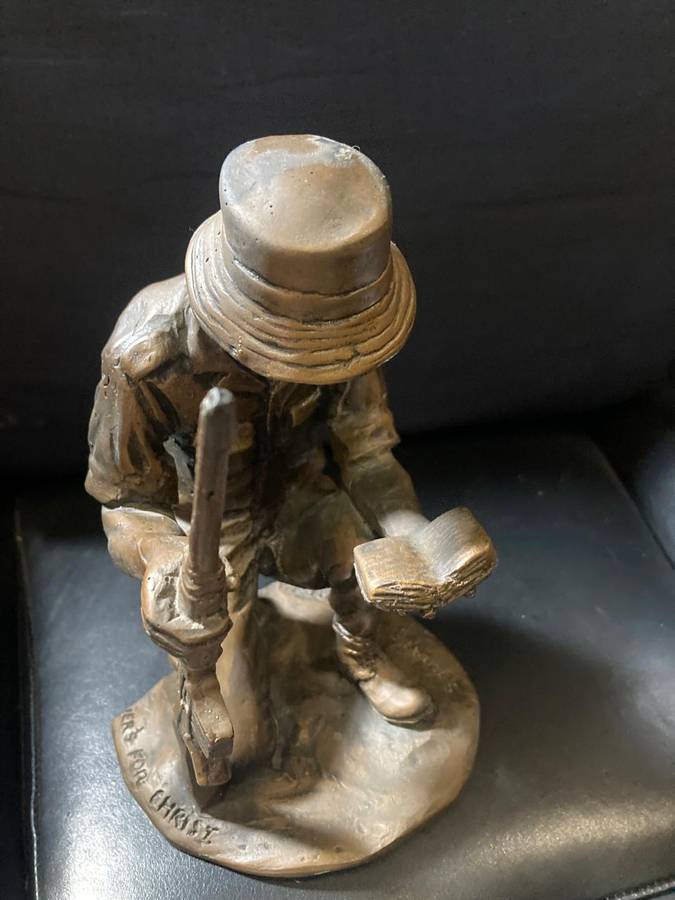 Bush War : Rare SADF soldier with Bible : Soldaat vir Christus ( 21 cm )