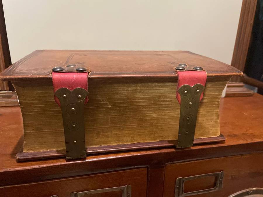 Beautiful Bijbel: Staten Generaal circa 1870, ( 23 x 15x 9cm )