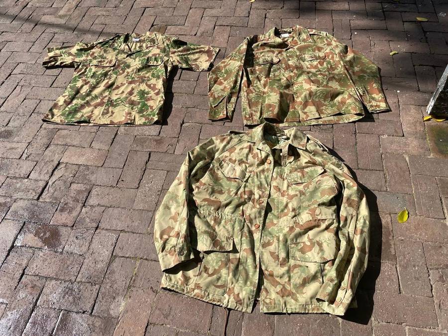 Koevoet : Jacket and 2 shirts