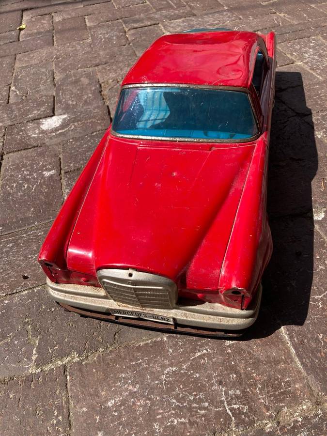 Japanese Tinplate mercedes ( 60 cm ) Incomplete