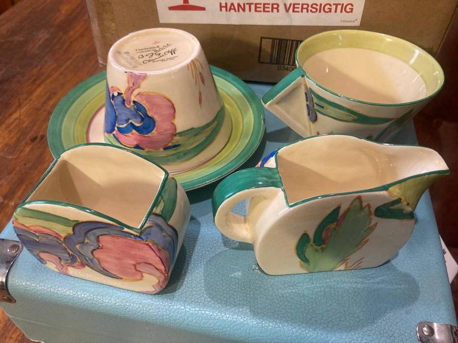Clarice Cliff Bizarre Teaset Pieces