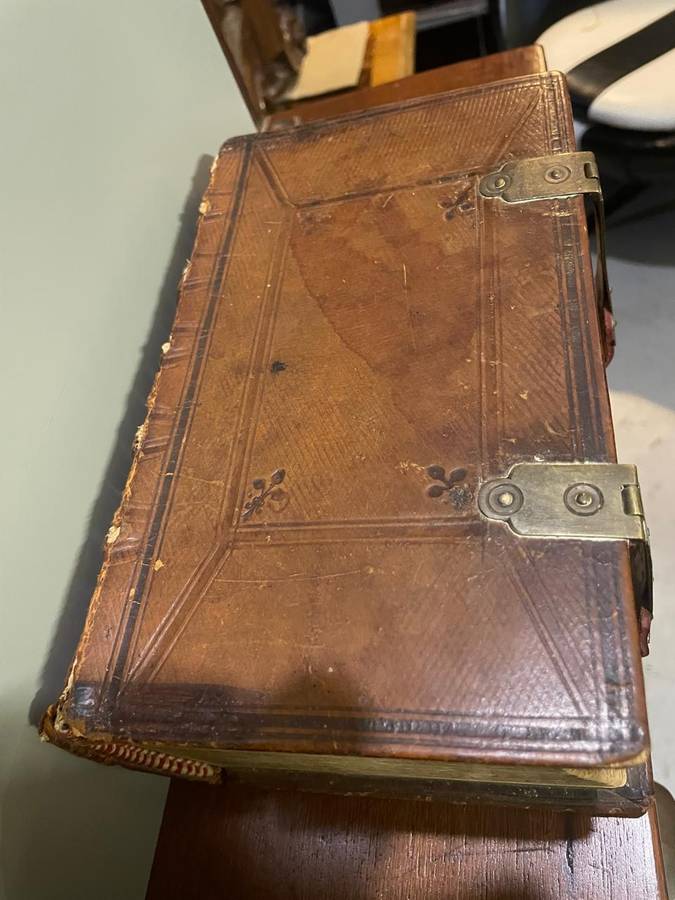 Beautiful Bijbel: Staten Generaal circa 1870, ( 23 x 15x 9cm )