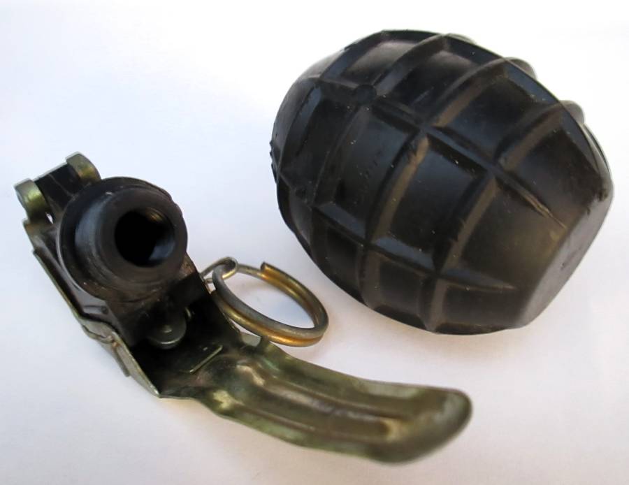 M75 YUGOSAVAIN DE-ACTIVATED/DUMMY HAND GRENADE