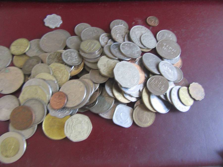 GOOD START FOR THE BEGINNER -75 INTERNATIONAL COINS AS PER SCAN - BID PER COIN - LOT18