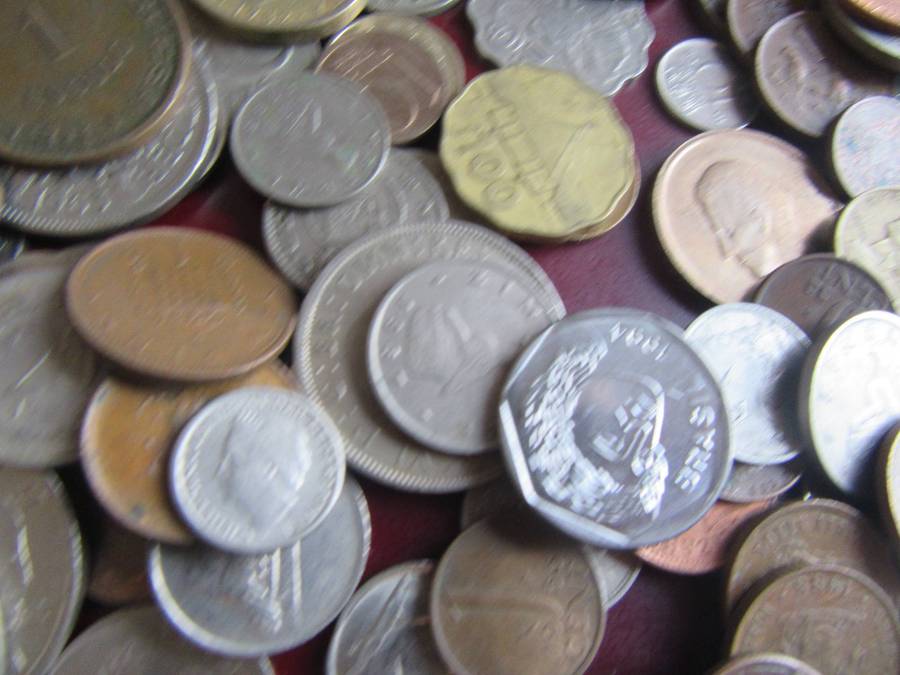 GOOD START FOR THE BEGINNER 75 INTERNATIONAL COINS INCL. RSA COINS -  -- BID PER COIN -LOT3