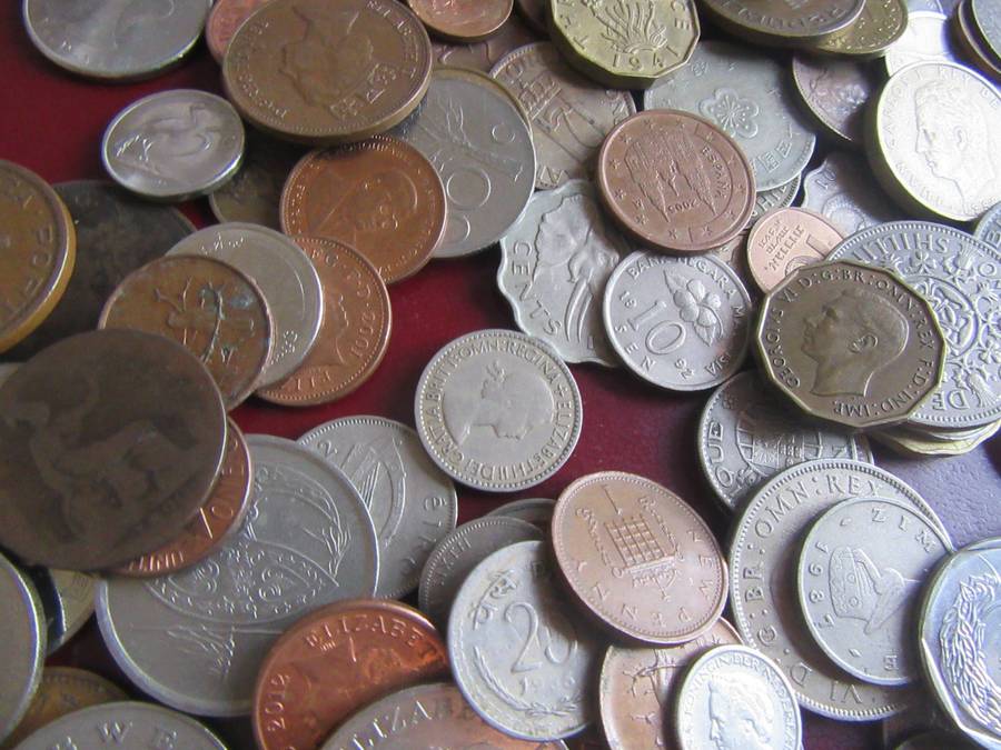 GOOD START FOR THE BEGINNER 75 INTERNATIONAL COINS INCL. RSA COINS -  -- BID PER COIN -LOT3