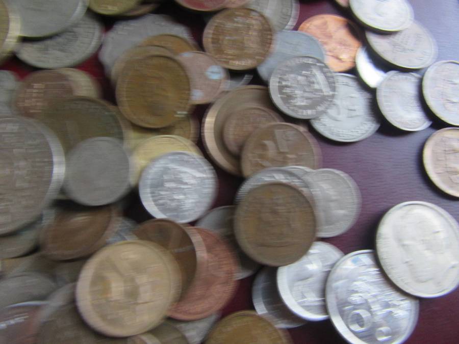 GOOD START FOR THE BEGINNER 75 INTERNATIONAL COINS INCL. RSA COINS -  -- BID PER COIN -LOT3