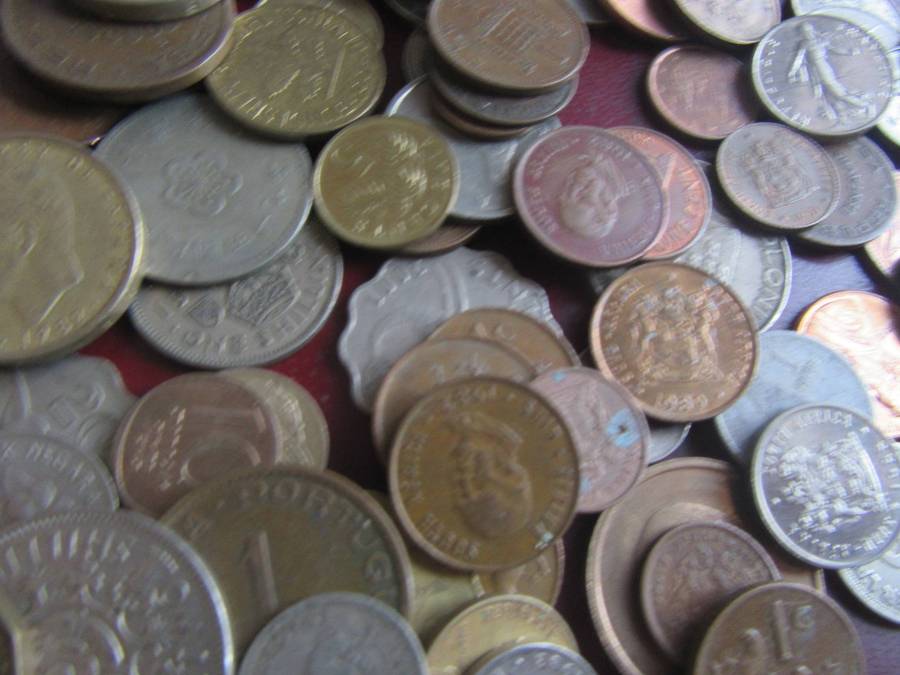 GOOD START FOR THE BEGINNER 75 INTERNATIONAL COINS INCL. RSA COINS -  -- BID PER COIN -LOT3