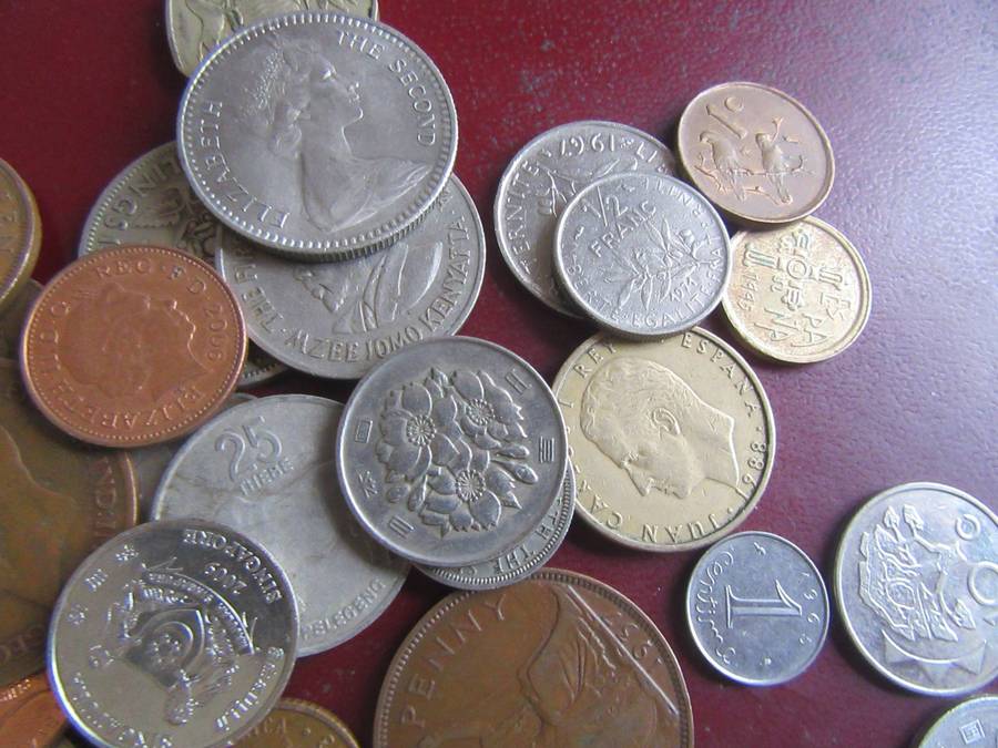 GOOD START FOR THE BEGINNER 75 INTERNATIONAL COINS INCL. RSA COINS -  -- BID PER COIN -LOT3