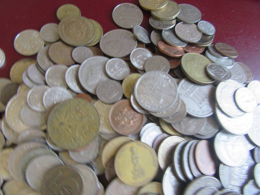 GOOD START FOR THE BEGINNER - 250INTERNATINAL COINS INCL. RSACOINS - AS PER SCAN - BID PER COIN -10